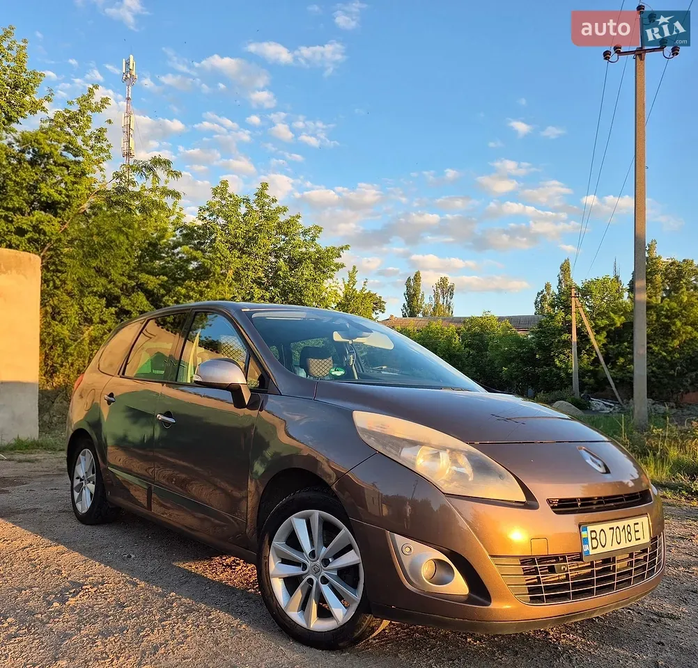 Renault Scenic 2010 photo 2