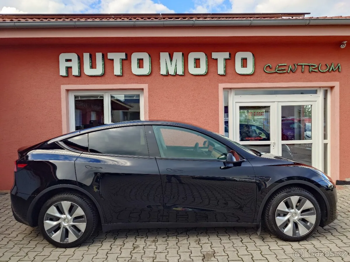 Tesla Model Y Long Range 2023 photo 5