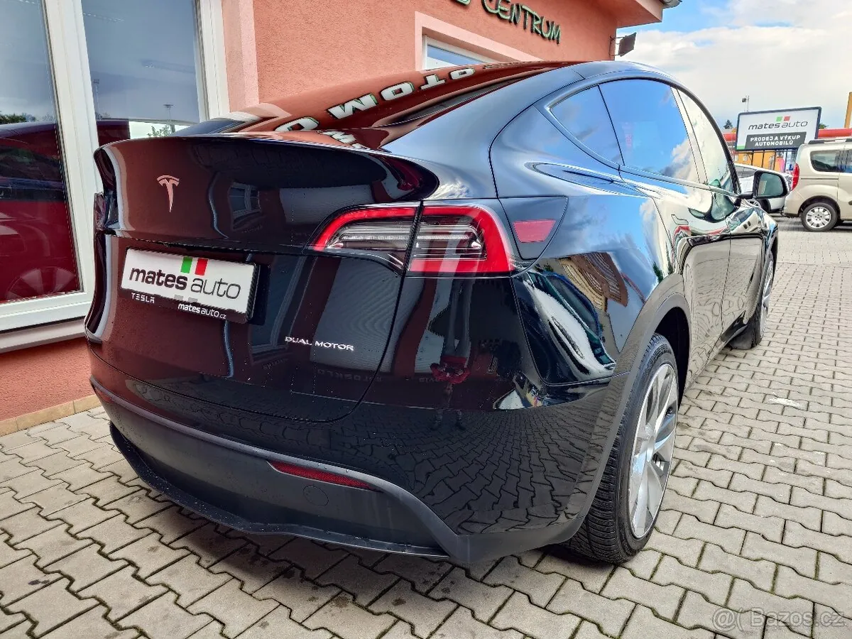 Tesla Model Y Long Range 2023 photo 4