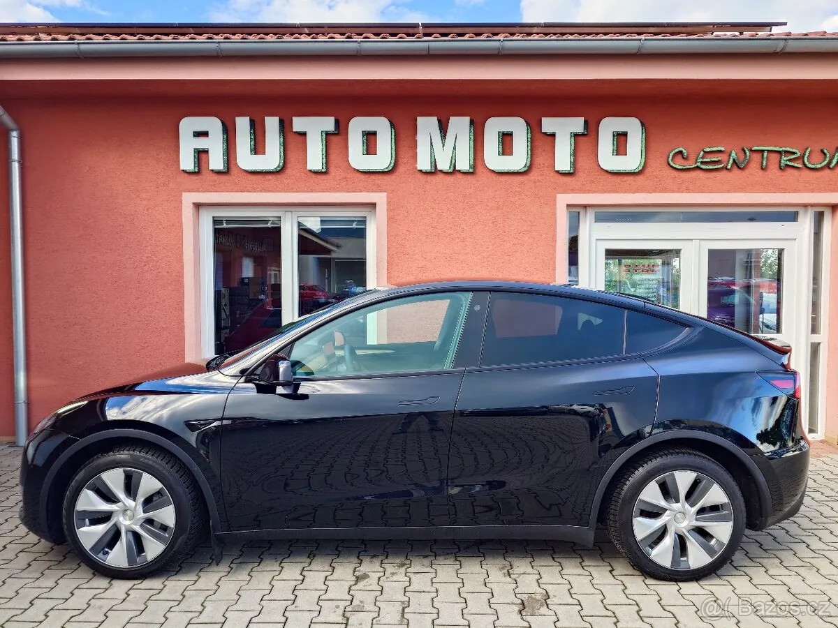 Tesla Model Y Long Range 2023 photo 2