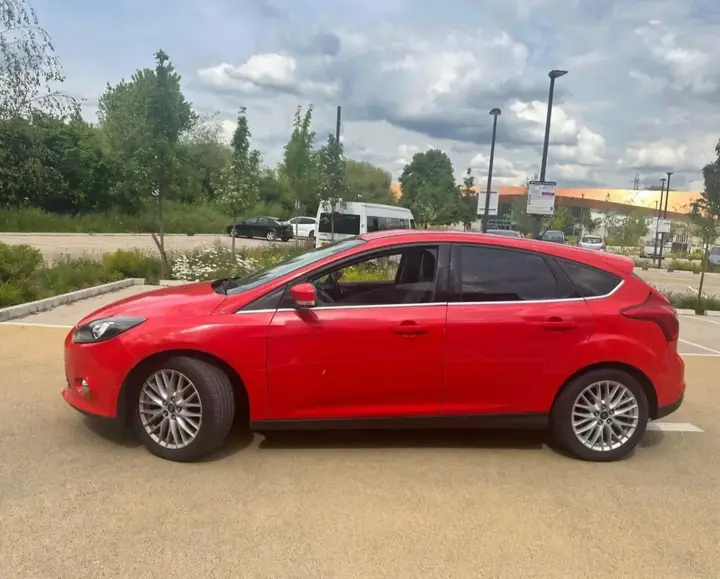 Ford Focus 2014 photo 2