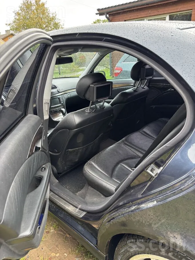 Mercedes-Benz E320 2003 photo 4