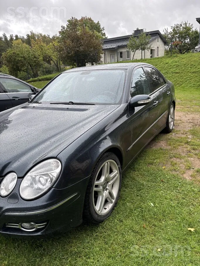 Mercedes-Benz E320