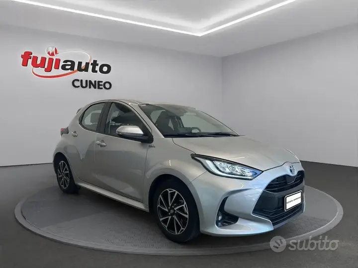Toyota Yaris 2022 photo 2