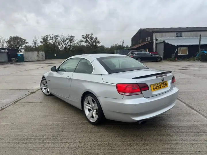 BMW 3 Series 2009 photo 5