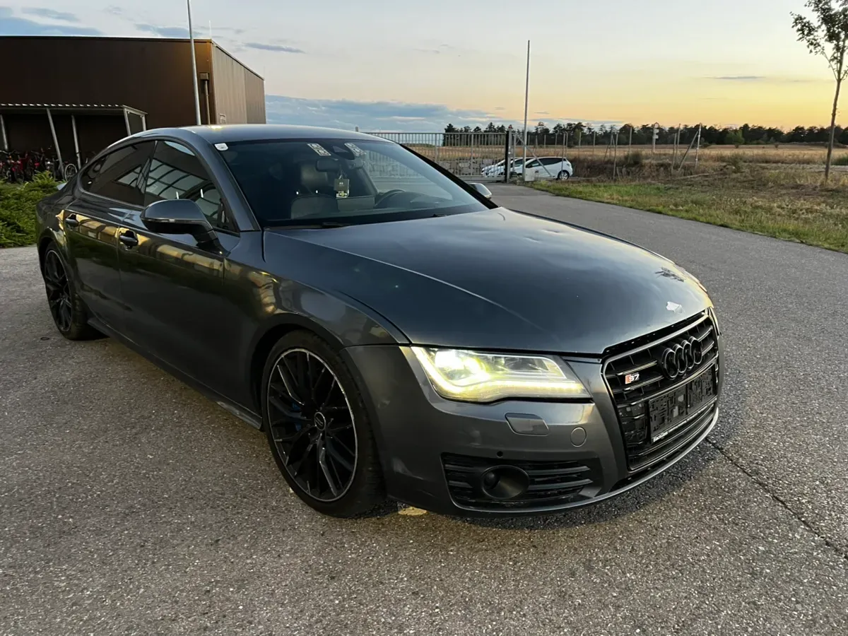 Audi A7 2013 photo 2