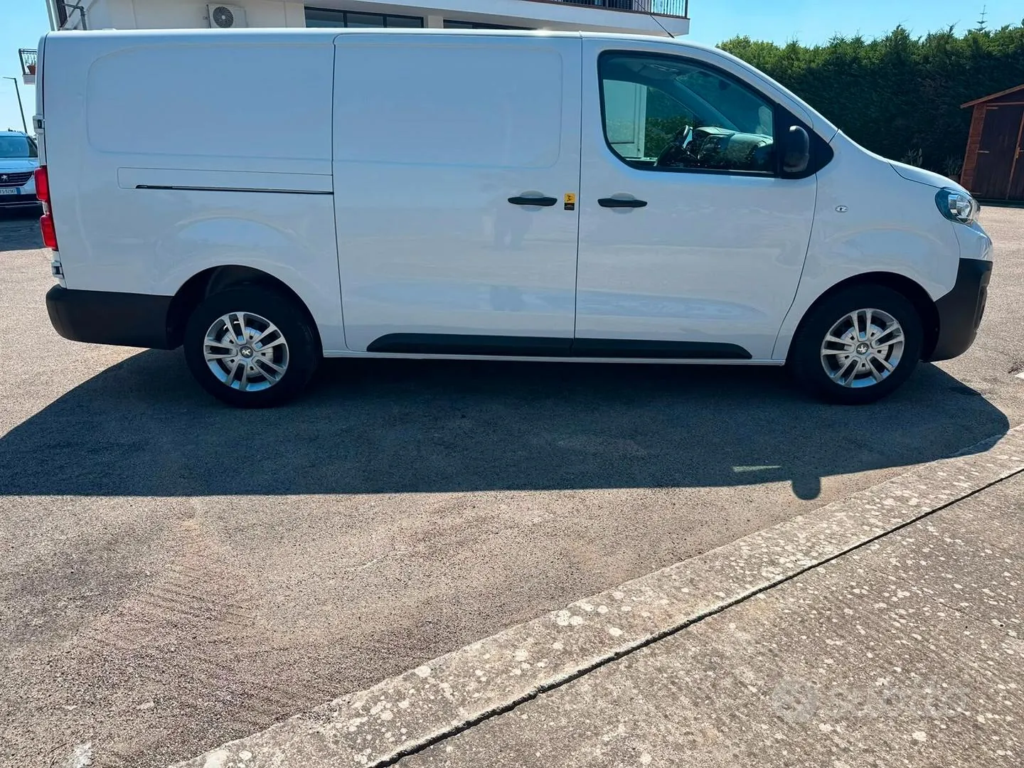 Peugeot Expert 2022 photo 4