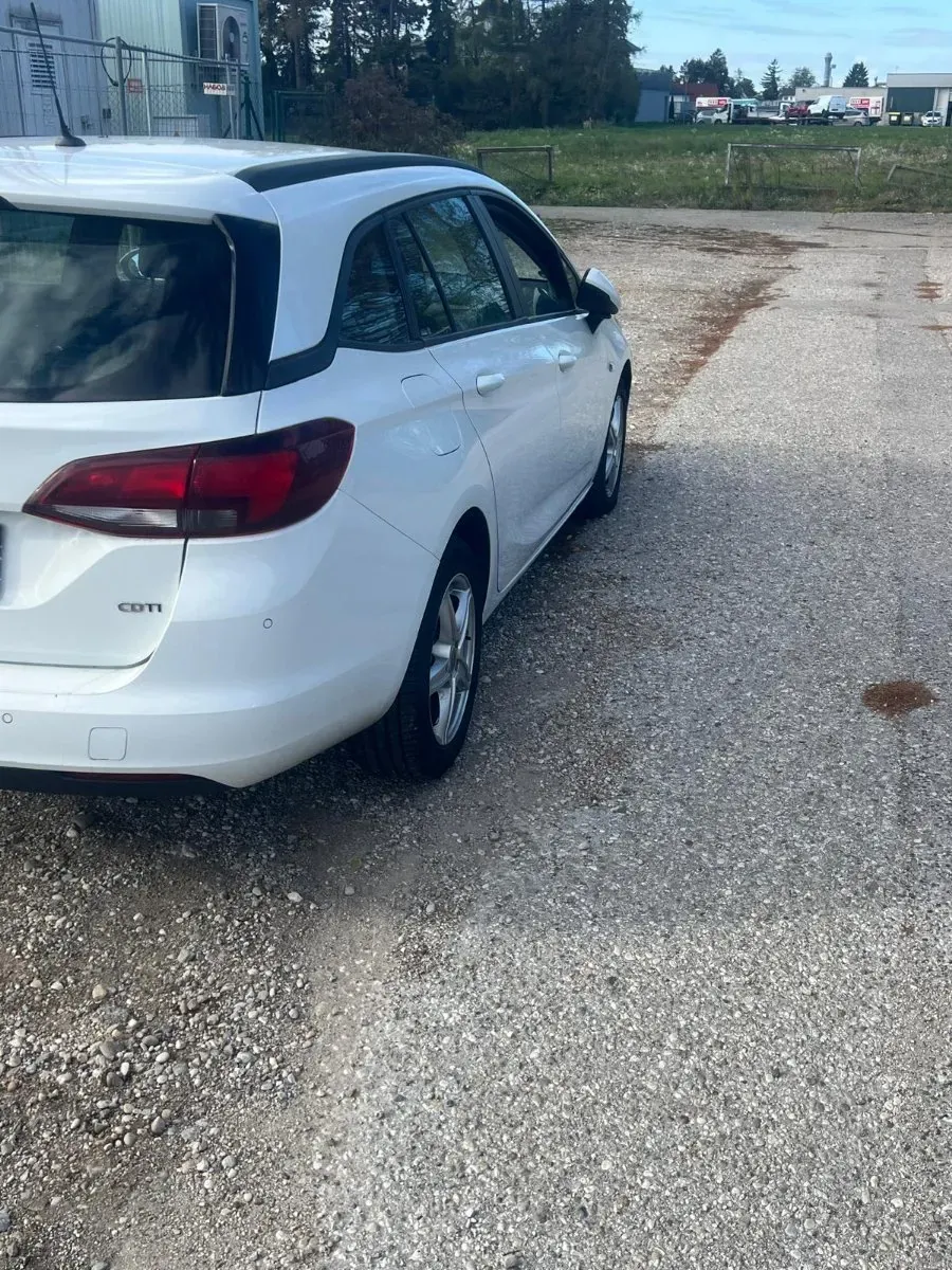 Opel Astra 2018 photo 3