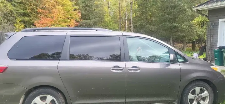 Toyota Sienna 2015 photo 3