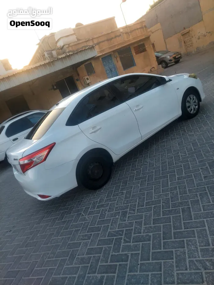 Toyota Yaris 2014 photo 3