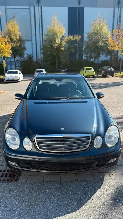 Mercedes-Benz W211