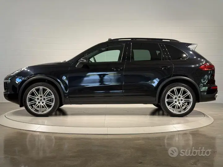 Porsche Cayenne 2016 photo 2