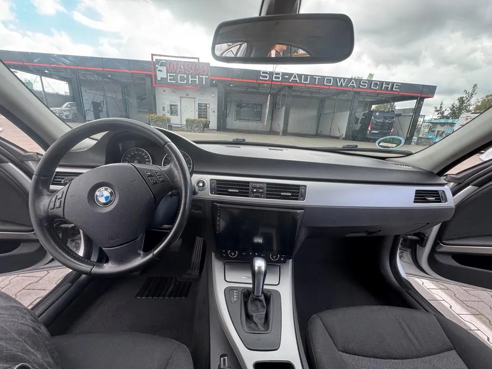 BMW 318I