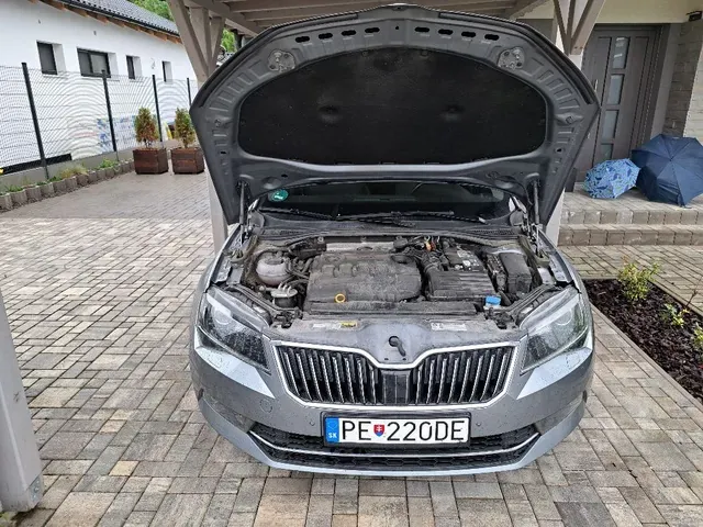 Skoda Superb 2018 photo 2
