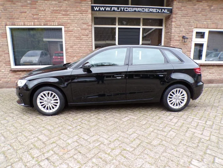 Audi A3 2017 photo 2
