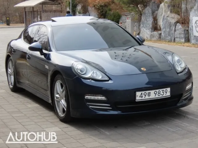 Porsche Panamera 2012 photo 2