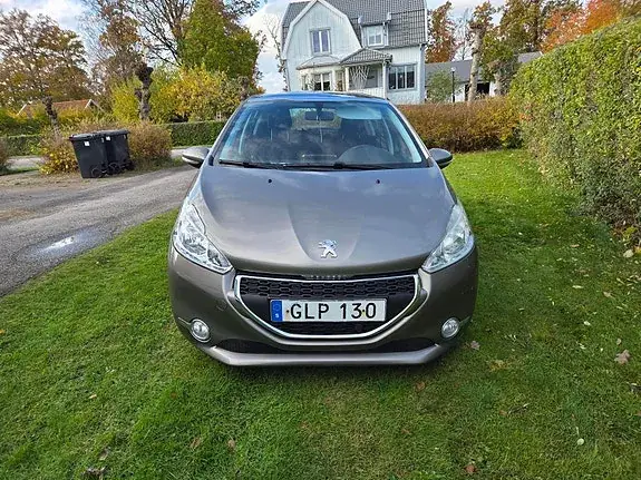 Peugeot 208 2014 photo 4