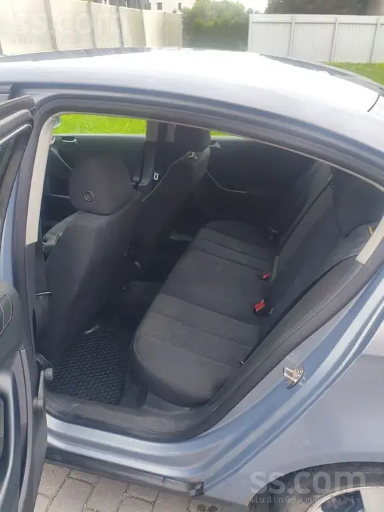 Volkswagen Passat 2010 photo 5