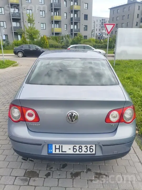 Volkswagen Passat 2010 photo 2