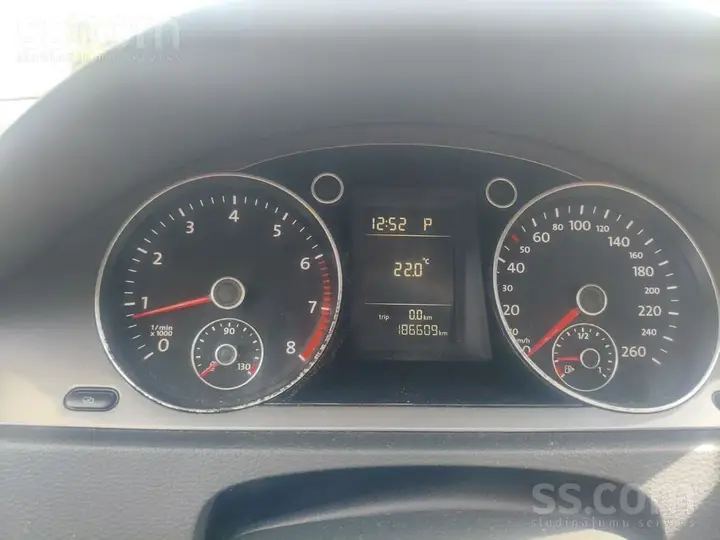 Volkswagen Passat 2010 photo 3
