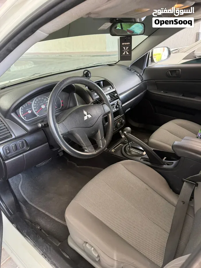 Mitsubishi Galant 2013 photo 5