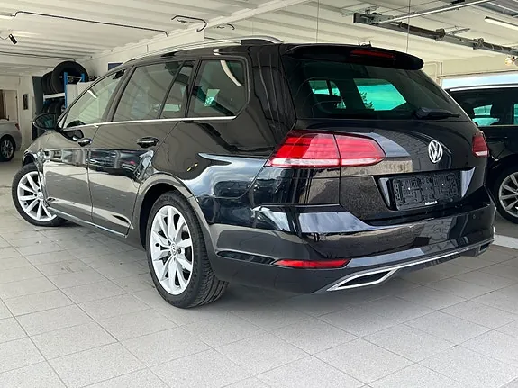 Volkswagen Golf 2018 photo 2