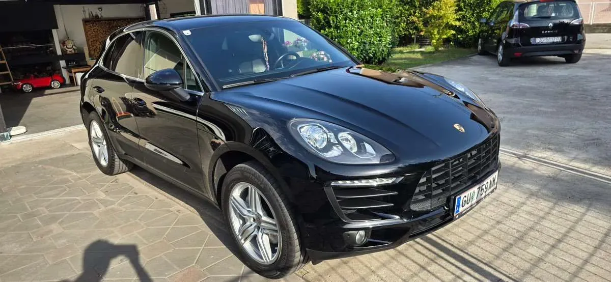 Porsche Macan S