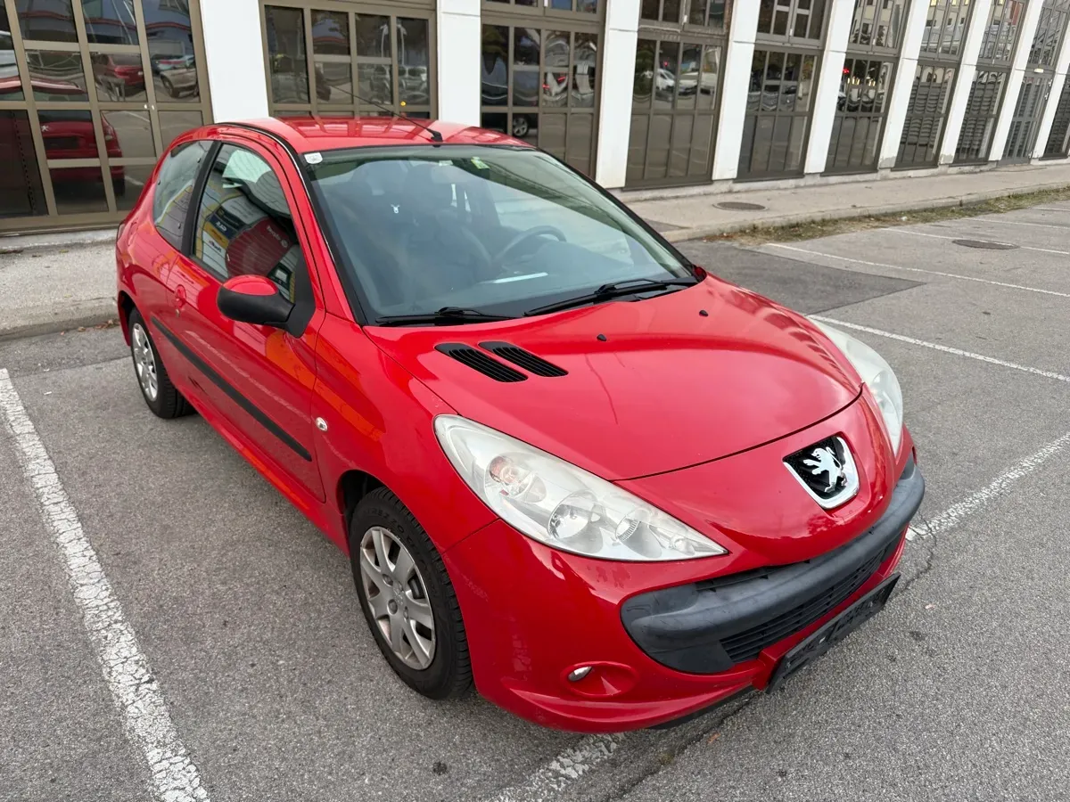 Peugeot 206 2009 photo 3