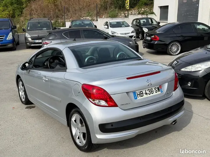 Peugeot 207 2011 photo 2