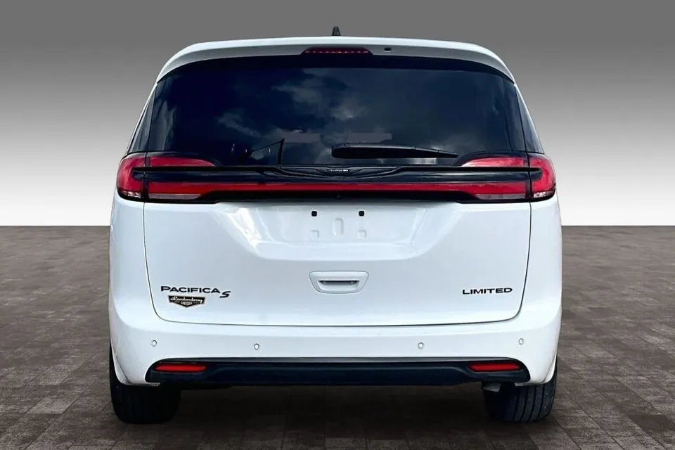 Chrysler Pacifica 2025 photo 4