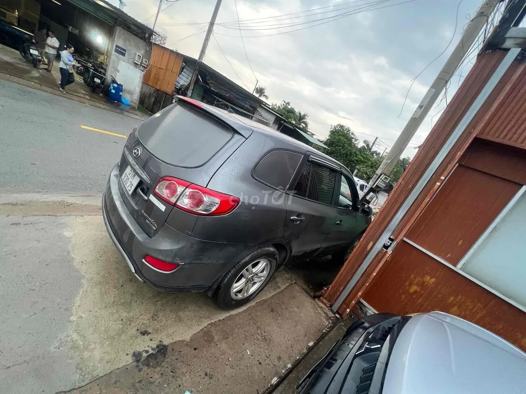 Hyundai Santa Fe 2011 photo 3