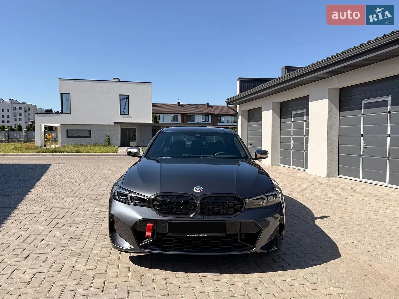 BMW 3 Series 2019 photo 2
