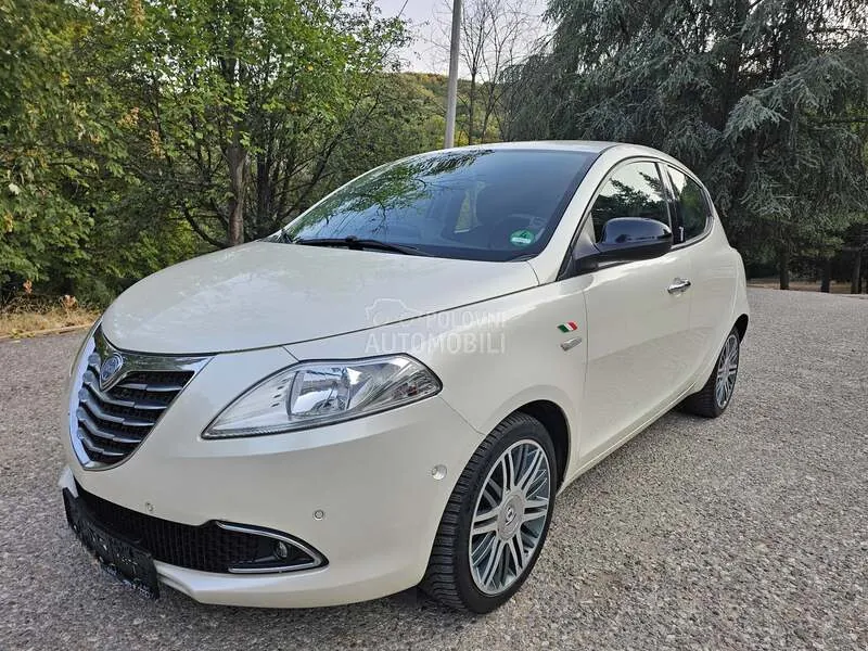 Lancia Ypsilon 2011 photo 2
