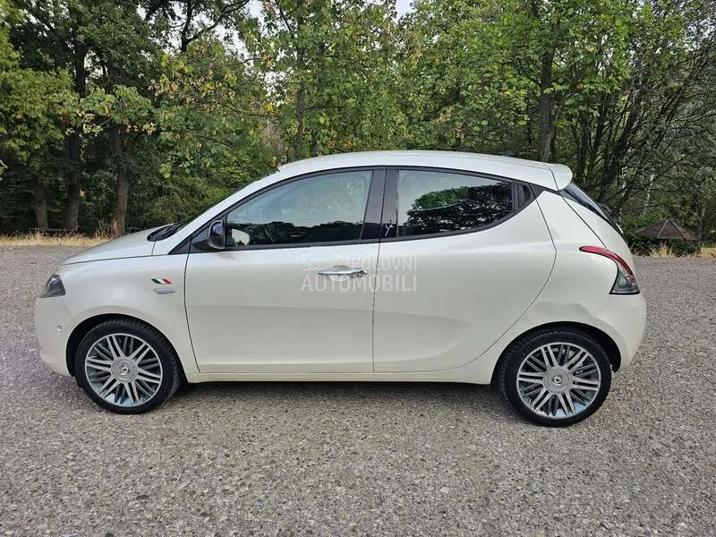 Lancia Ypsilon 2011 photo 3