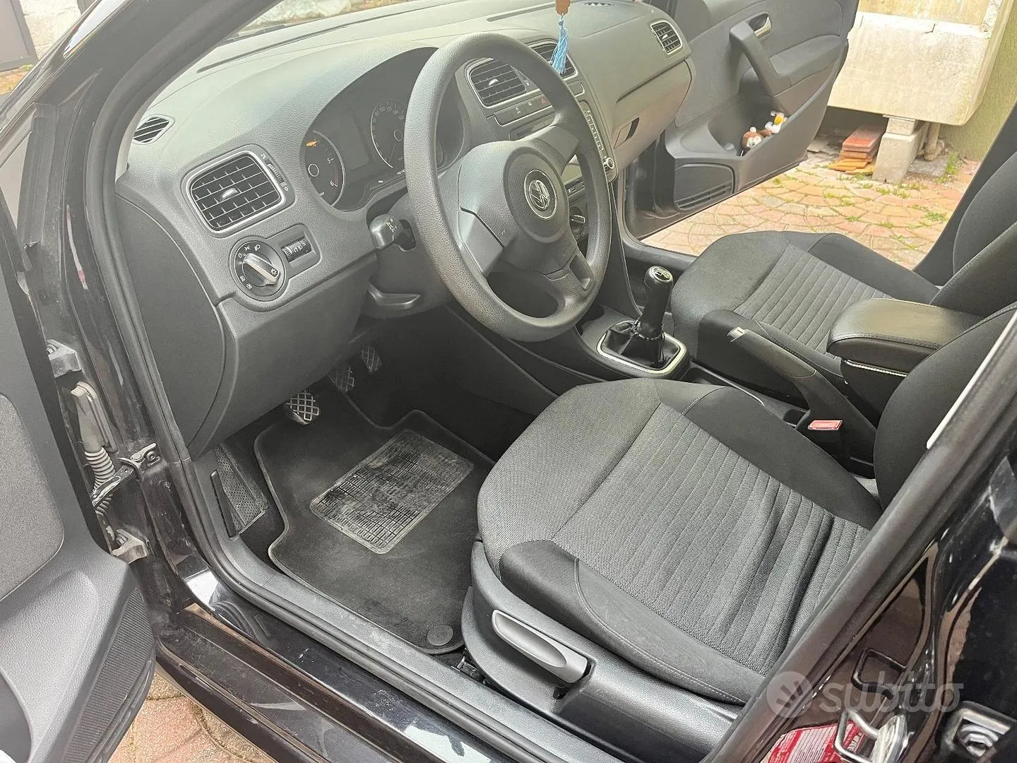 Volkswagen Polo 2012 photo 4