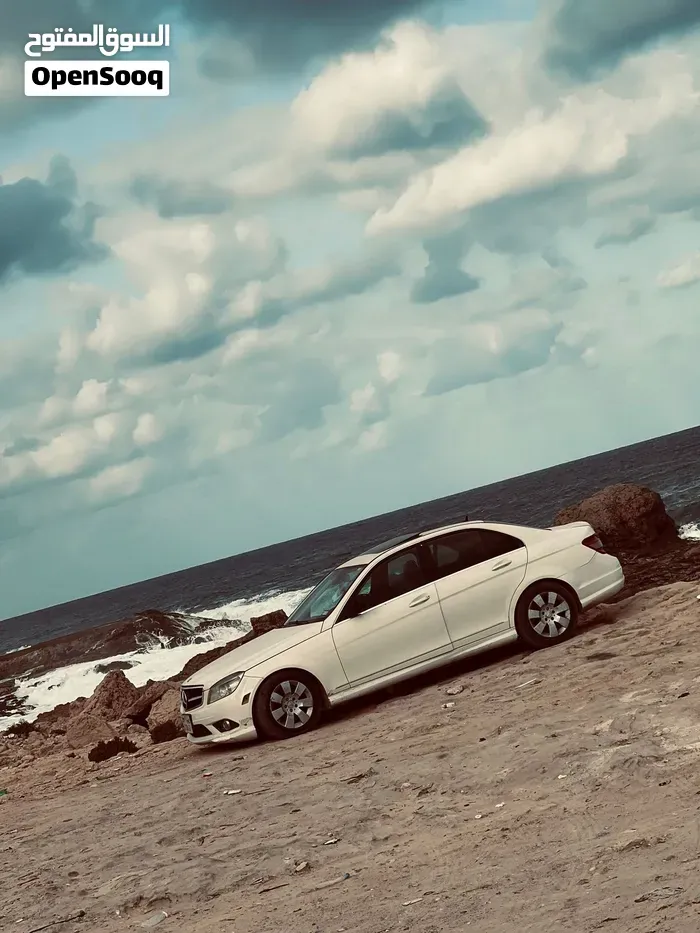 Mercedes-Benz C-Class 2011 photo 3