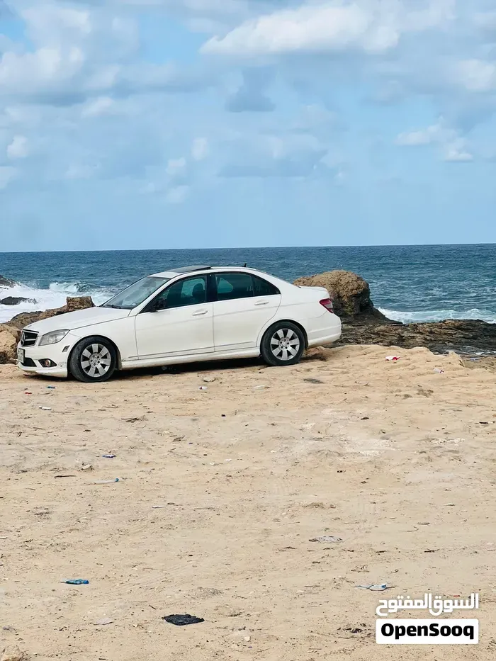 Mercedes-Benz C-Class 2011 photo 4