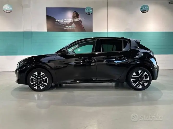 Peugeot 208 2025 photo 2