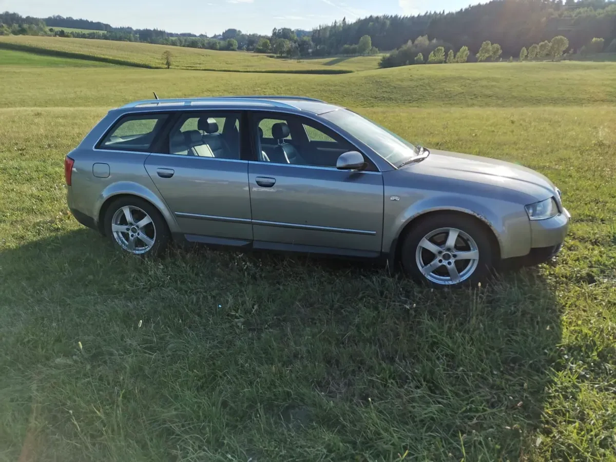 Audi A4 2002 photo 2