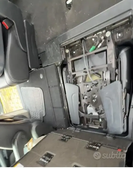 Lancia Voyager 2014 photo 4