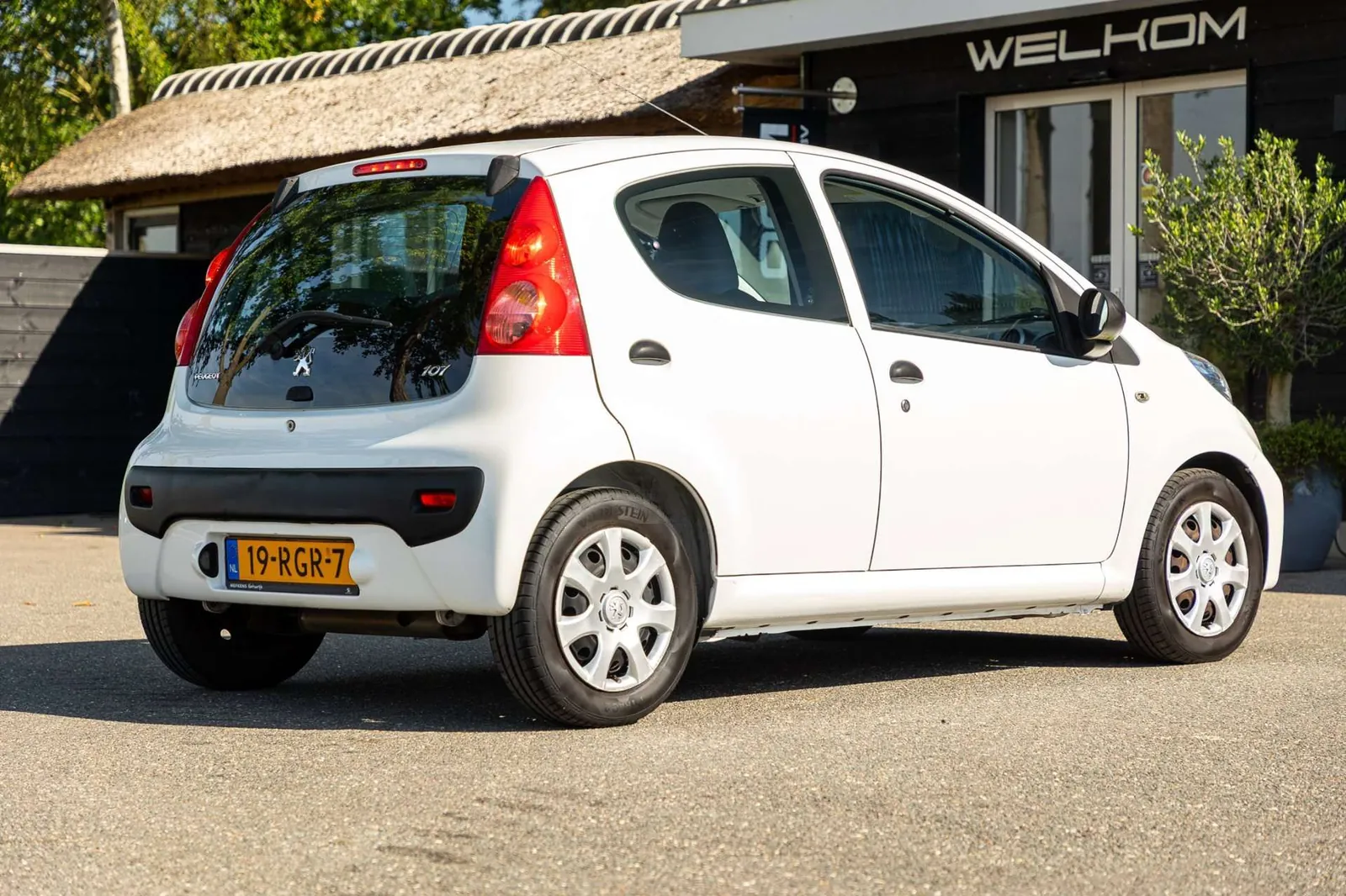 Peugeot 107 2011 photo 3