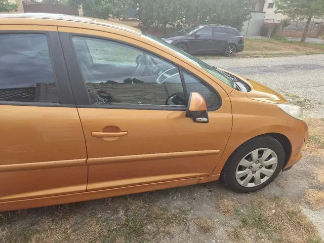 Peugeot 207 2006 photo 3