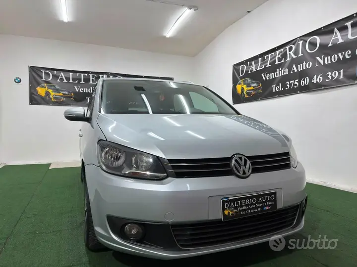 Volkswagen Touran 2012 photo 3