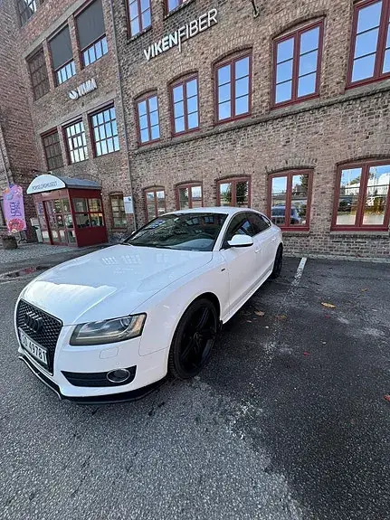 Audi A5 2010 photo 2