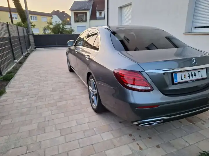 Mercedes-Benz E-Class 2019 photo 3