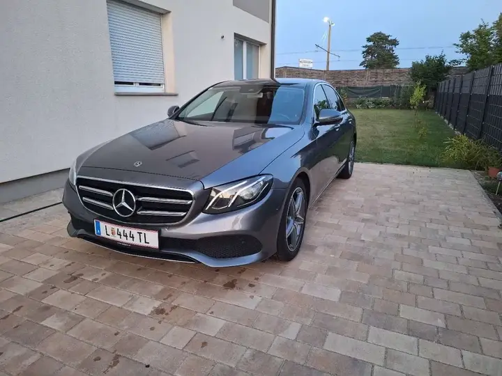 Mercedes-Benz E-Class 2019 photo 2