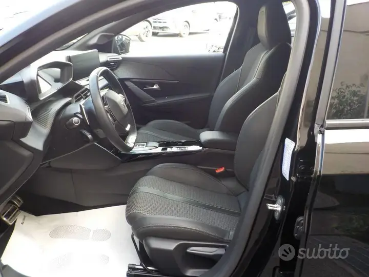Peugeot 208 2023 photo 3