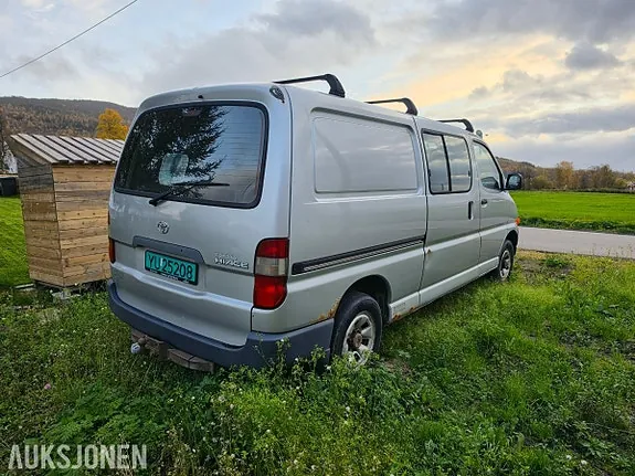 Toyota Hiace 2001 photo 4