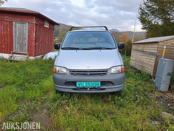 Toyota Hiace 2001 photo 2