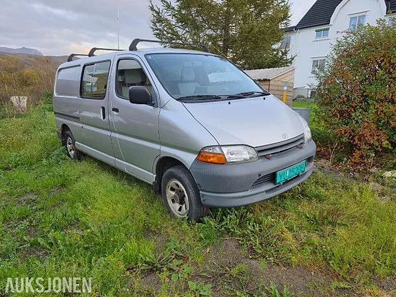 Toyota Hiace 2001 photo 3